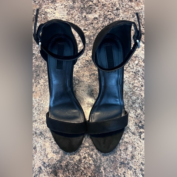 Black Ankle Strap heels - Picture 6 of 11